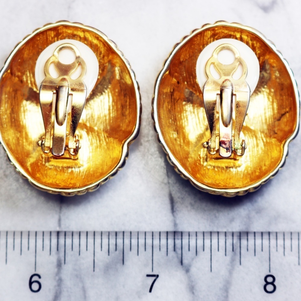 ⚜️ Vintage Givenchy Bijoux Runway Ribbed Gold Knot Clip-On Earrings - Picture 12 of 16